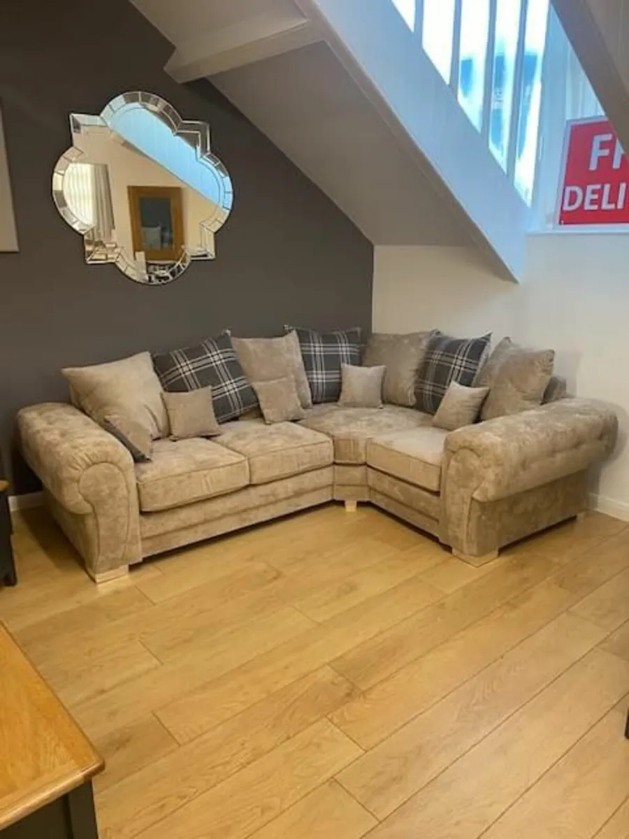 " Lovely Corner Fabrics Couch- Irish Homes" - Image 3