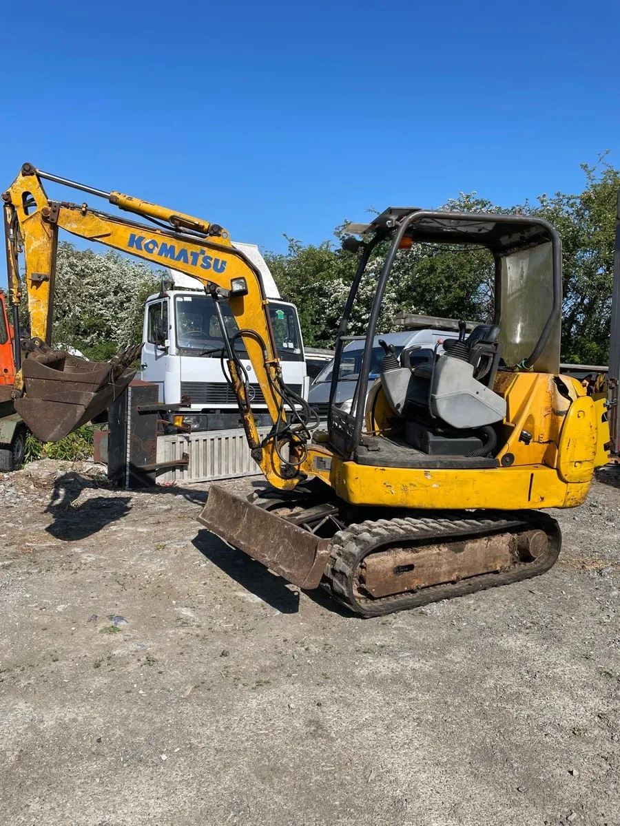 Komatsu Digger & Trailer - Image 1