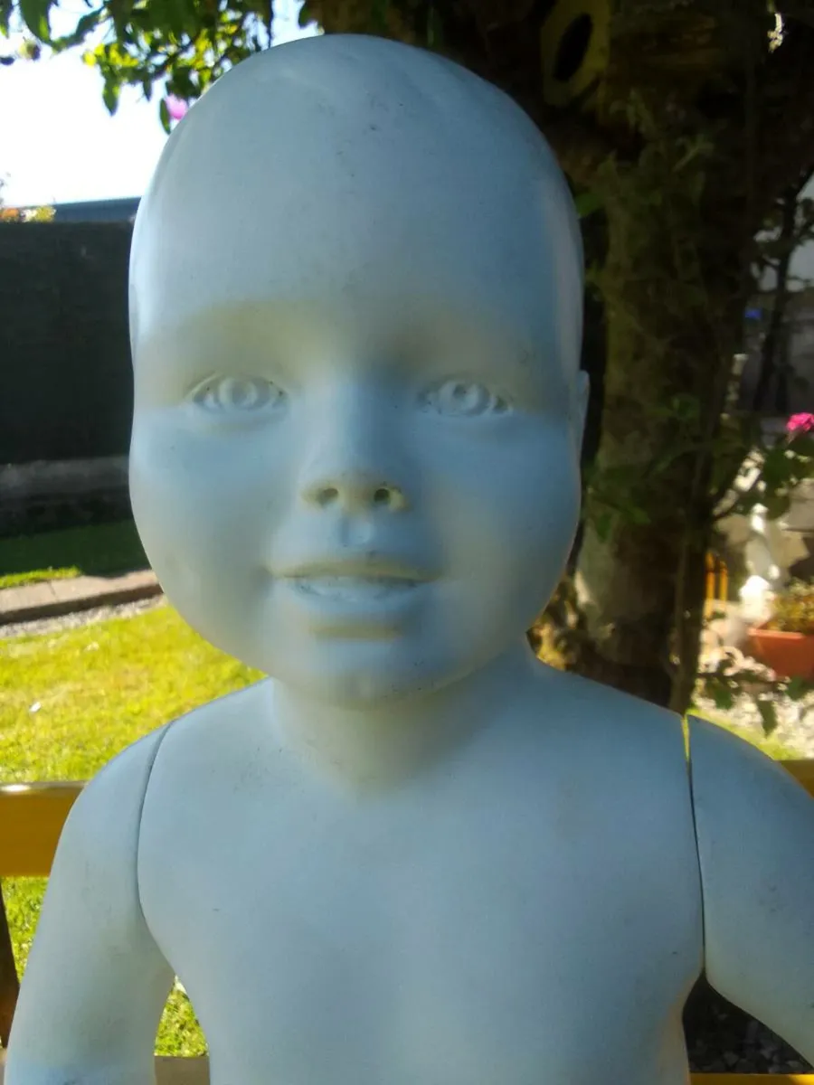 Manikin - Image 1