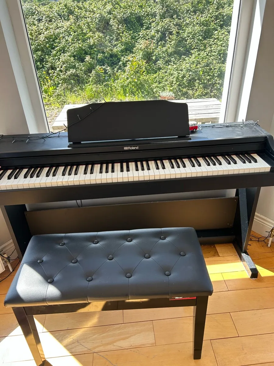 Roland digital piano- as new - Image 2