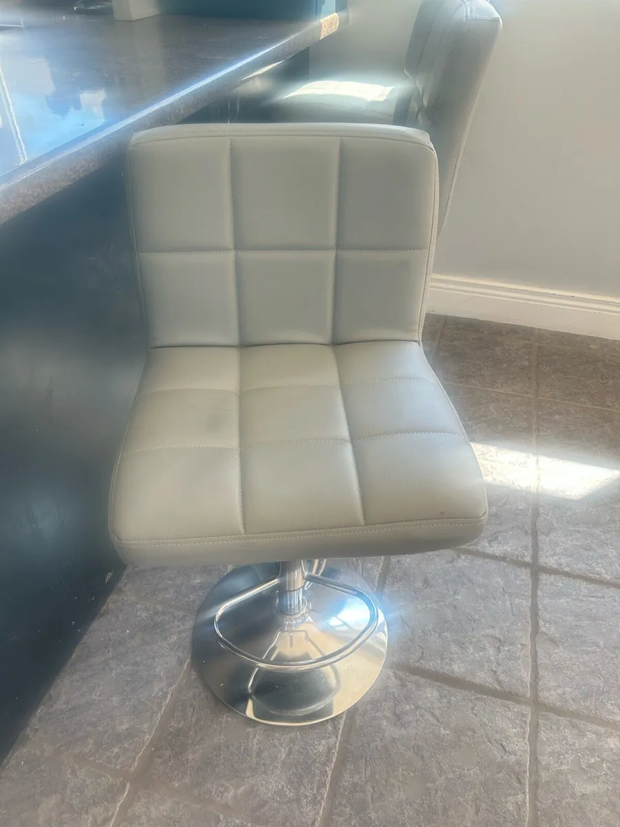 Bar stool - Image 2