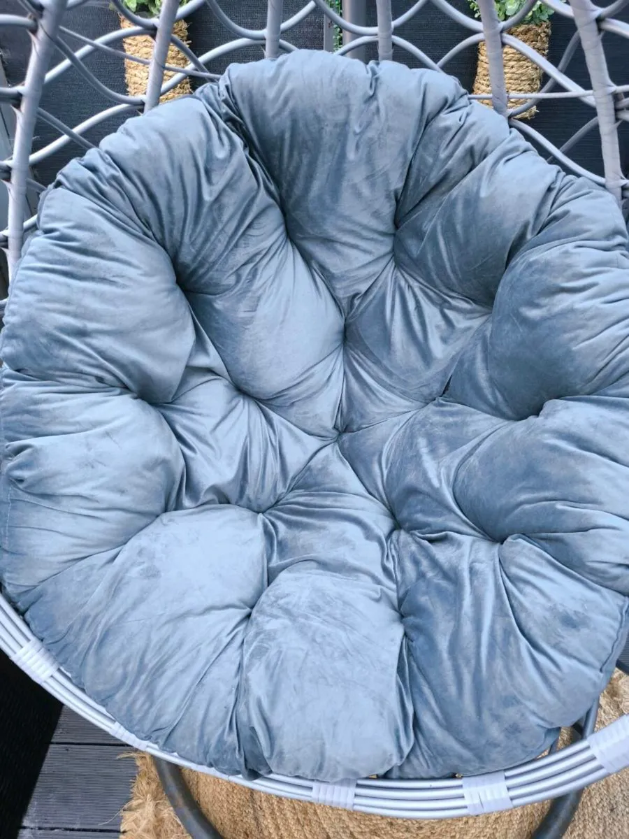 Hanging EGG Chair - Image 2
