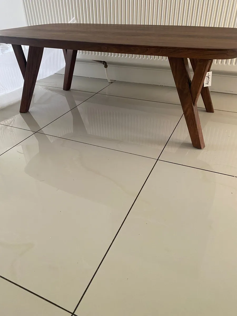 Light and living solid walnut coffee table ( new) - Image 2