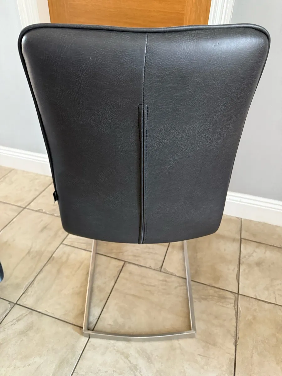 Dining room chairs - Image 3