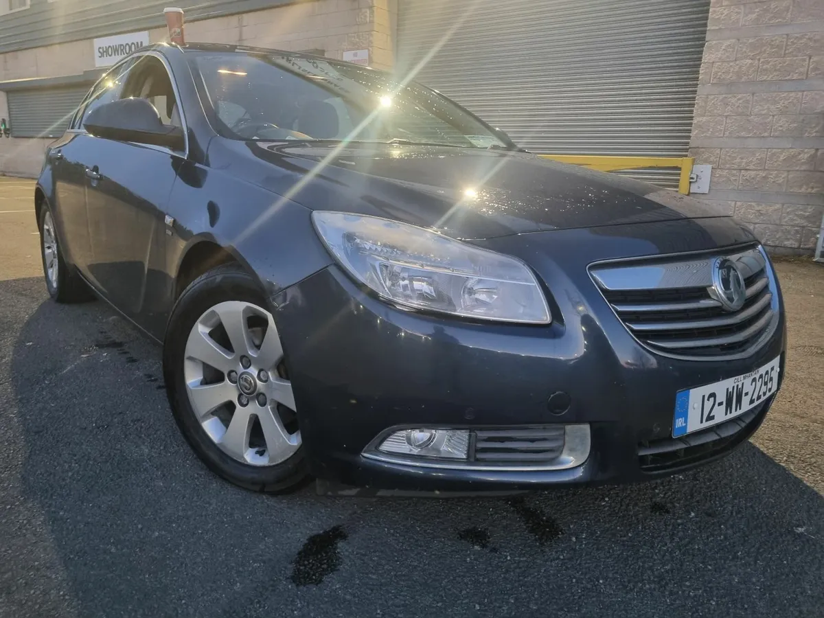 Vauxhall Insignia 2012 - Image 1