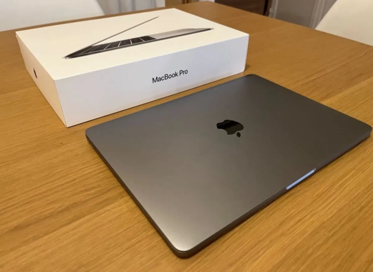 MacBook Pro 2017 in excellent condition - Image 1