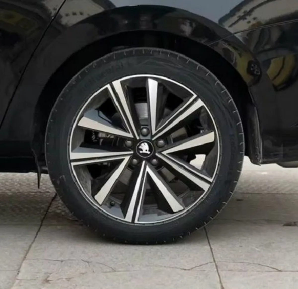 New Skoda Centre Caps Set - FREE Post - Image 3