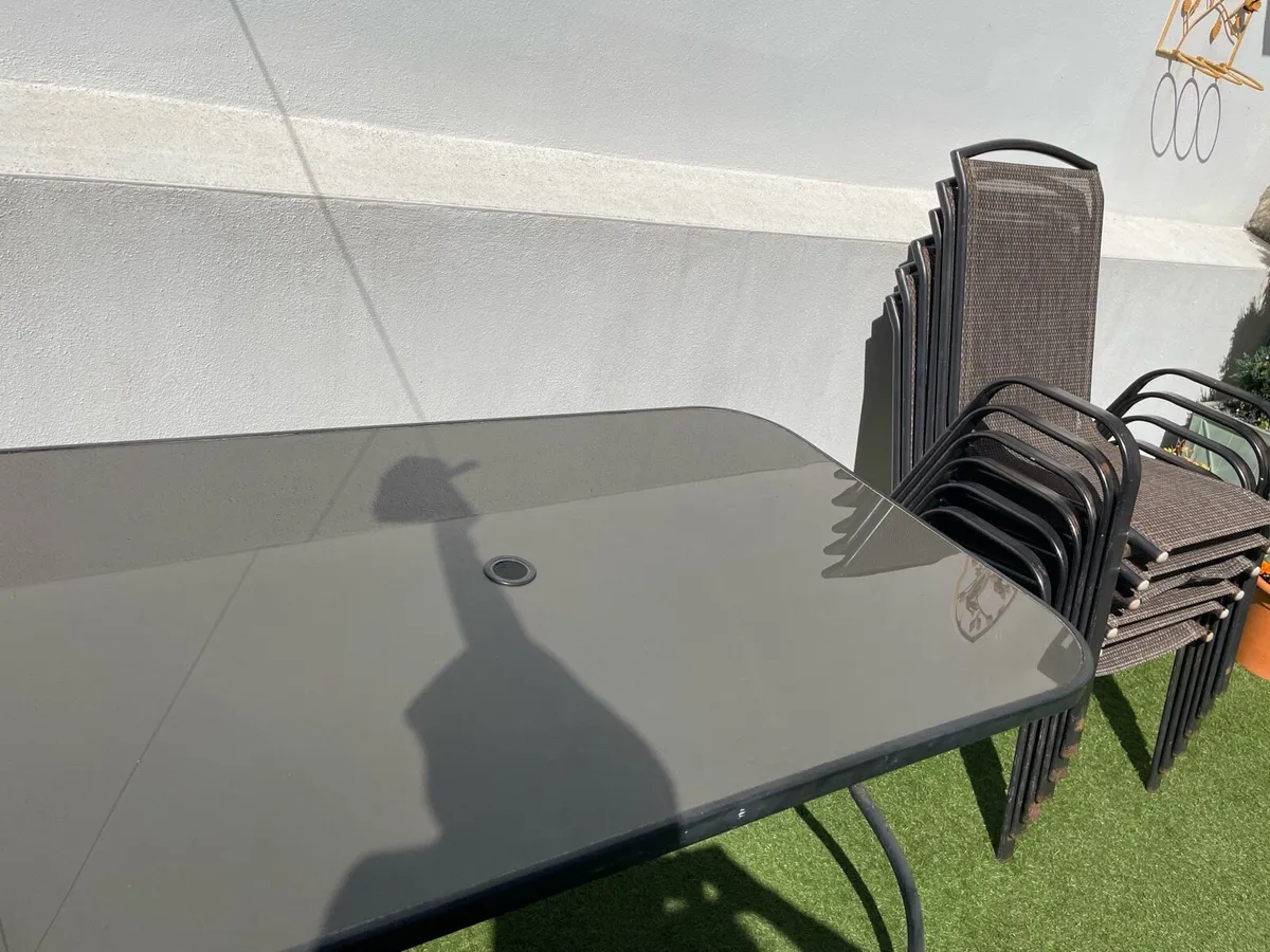 Garden table and 4 chairs - Image 4