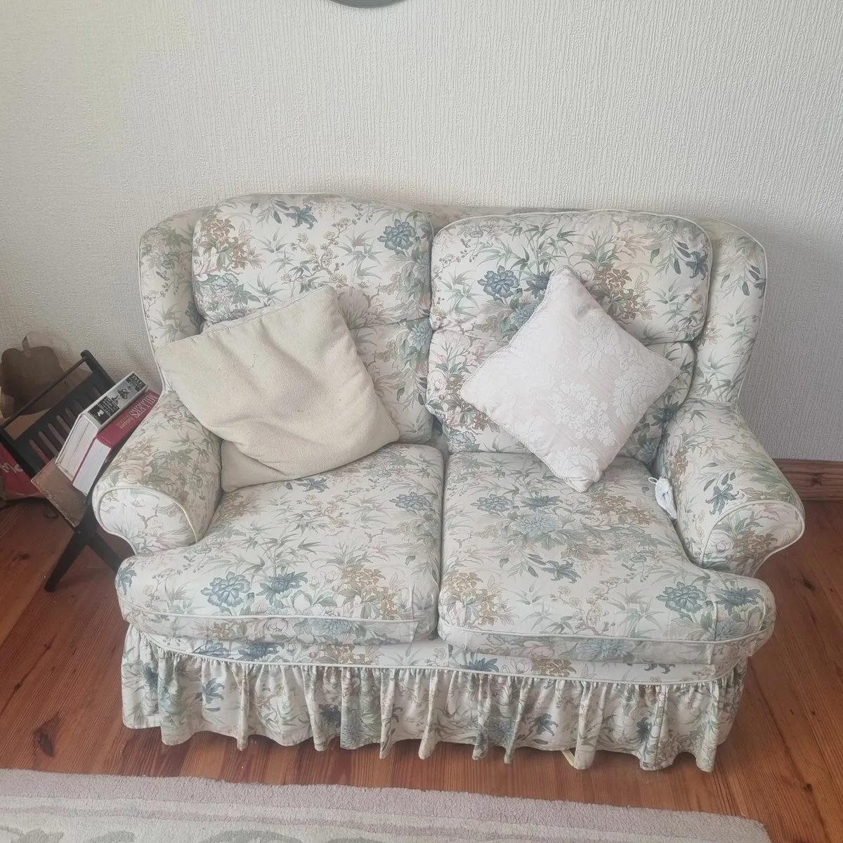 Vintage floral design 2 seater sofa