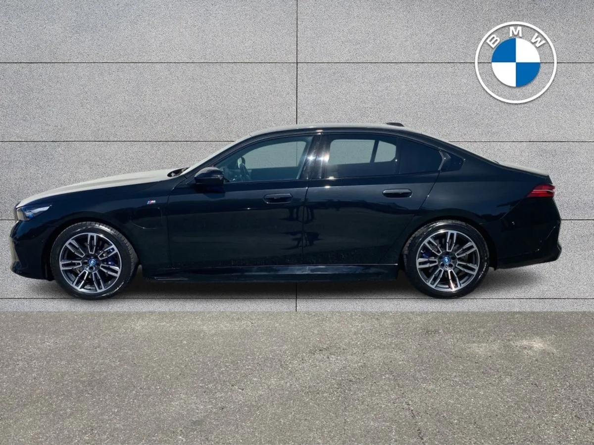 BMW 5 Series 530e M Sport Saloon - Image 3