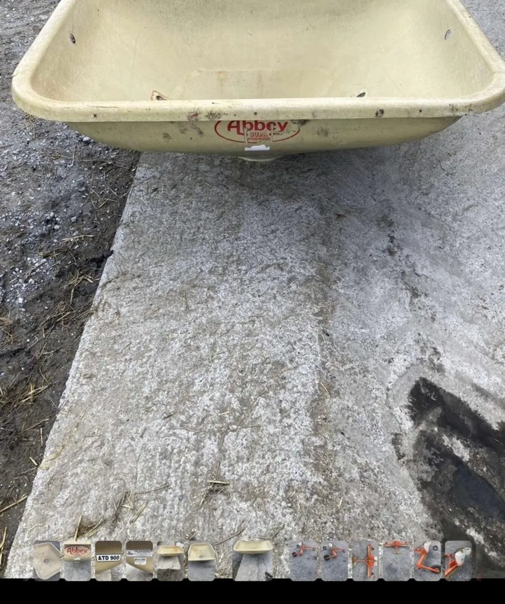 Abbey fertilizer hopper - Image 2