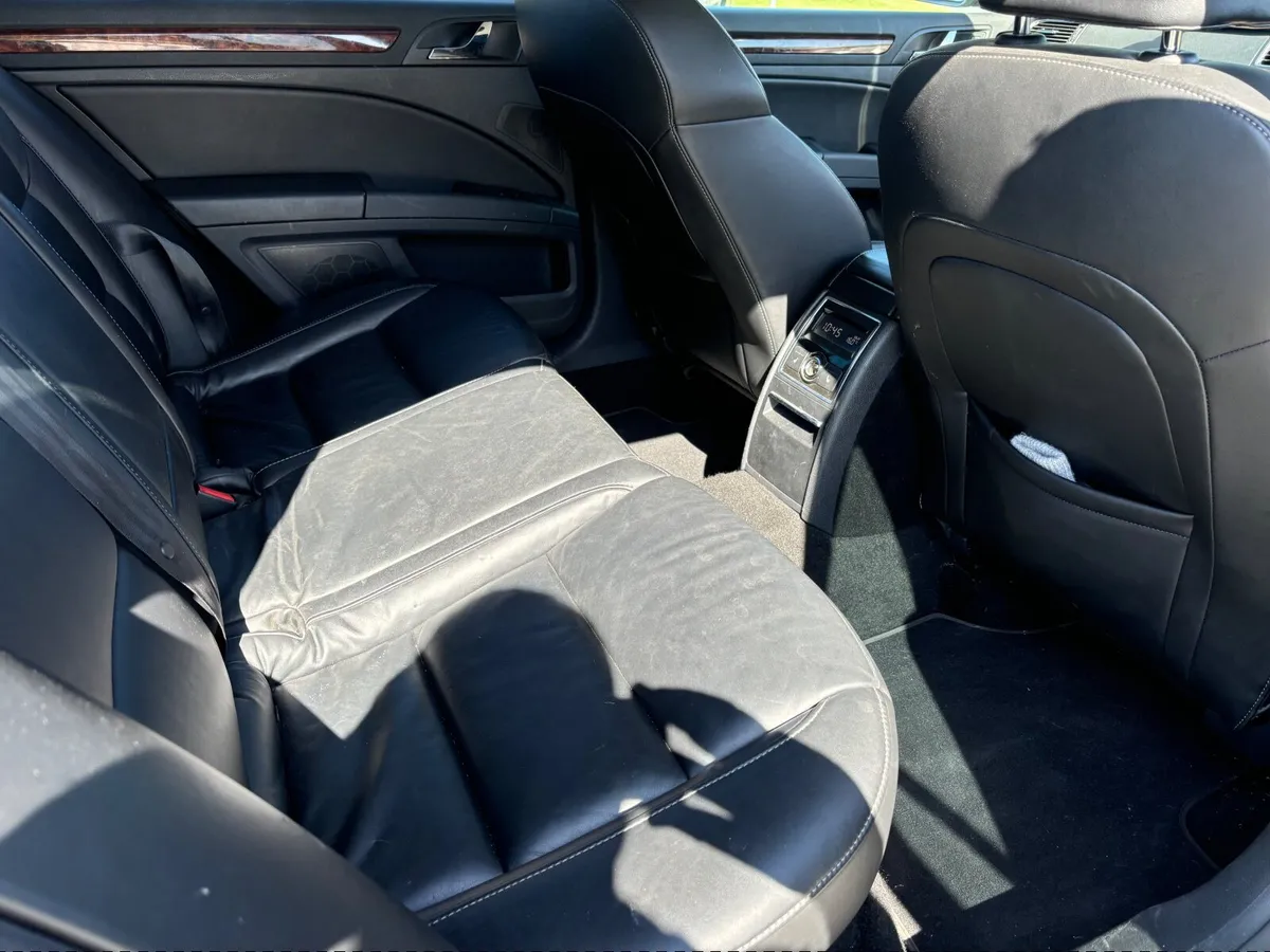 Skoda Superb 2012 - Image 2