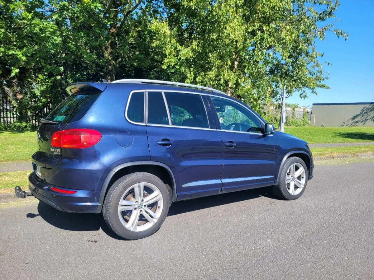142 VW TIGUAN R LINE 2.0 TDI FOUR WHEEL DRIVE. . - Image 4