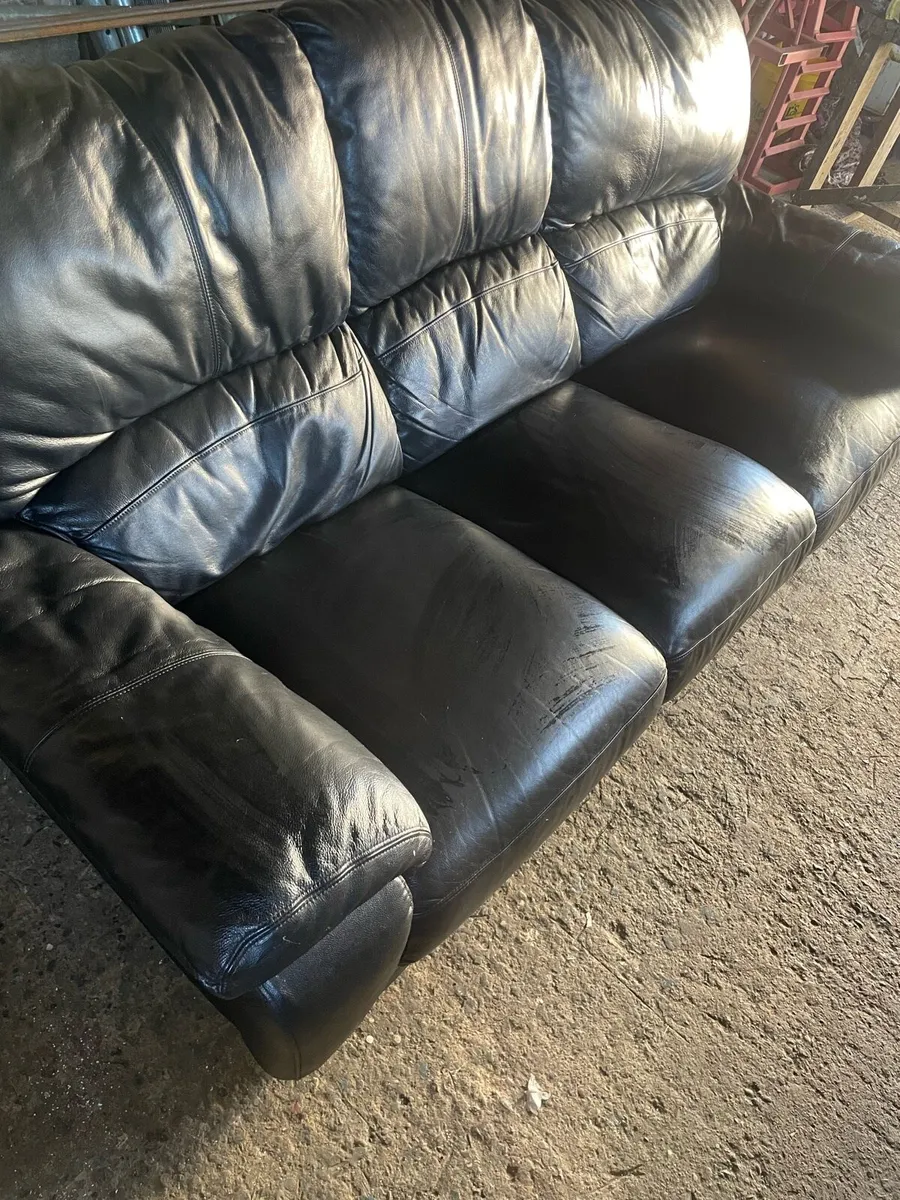 3 seater leather sofa - Image 2