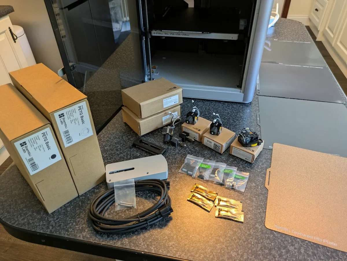 Bambu Lab X1 Carbon + many spares - Image 3