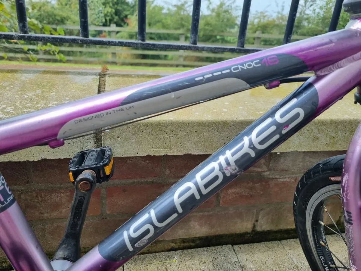 Islabike Cnoc 16 Kids Bike - Image 2