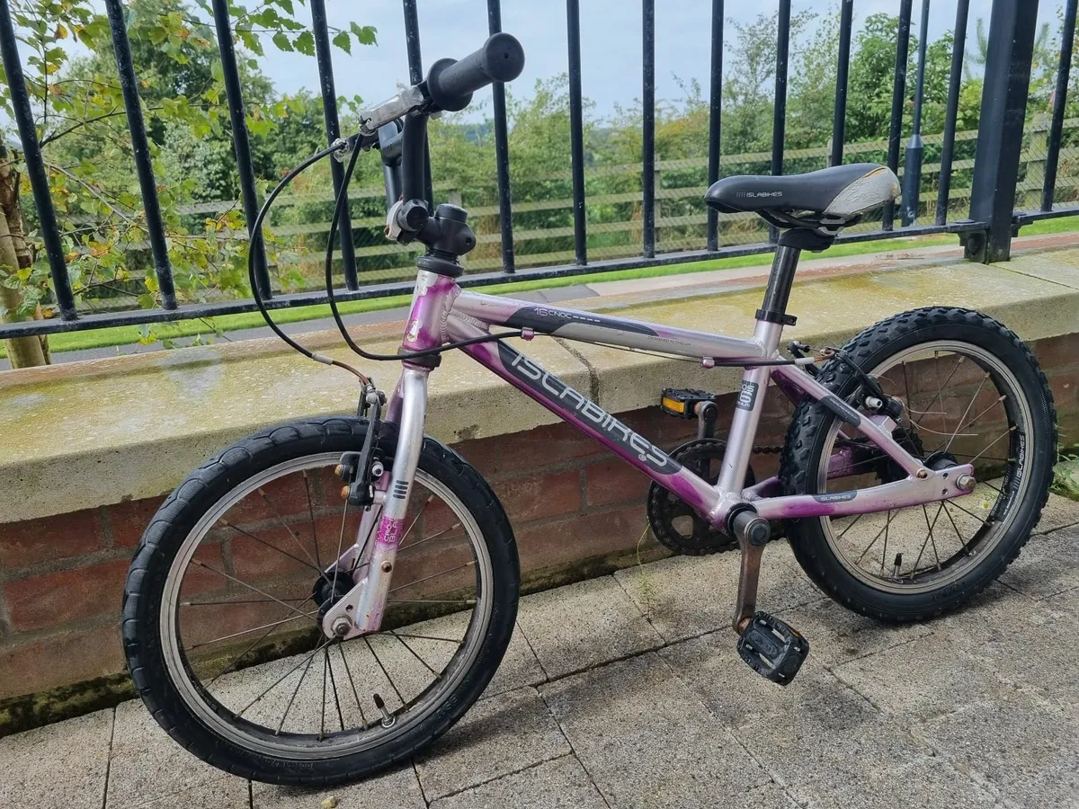 Islabike Cnoc 16 Kids Bike - Image 1