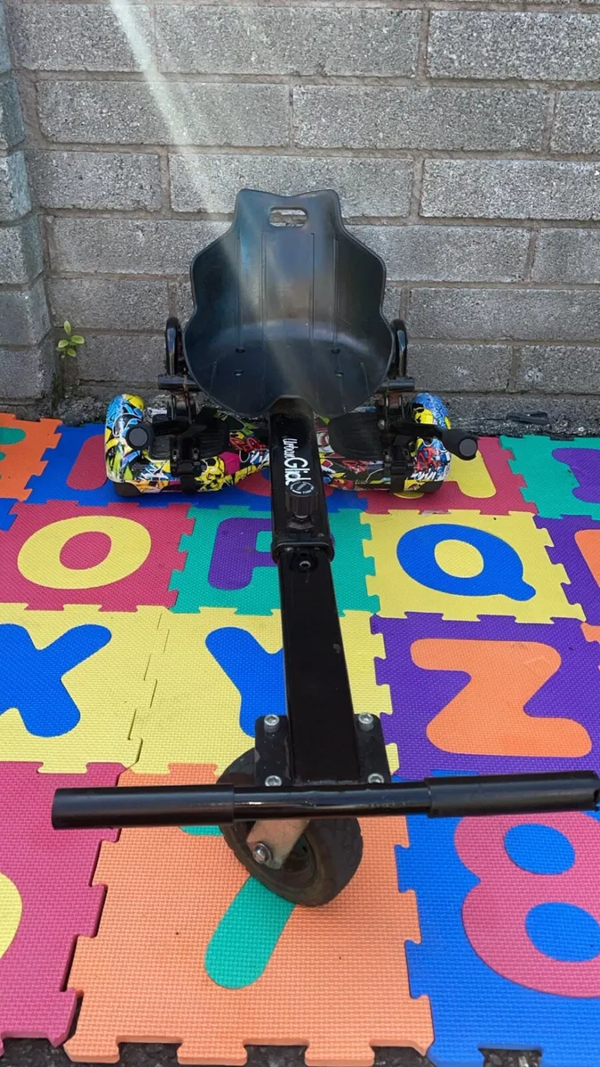 Hoverboard and seat - Image 1