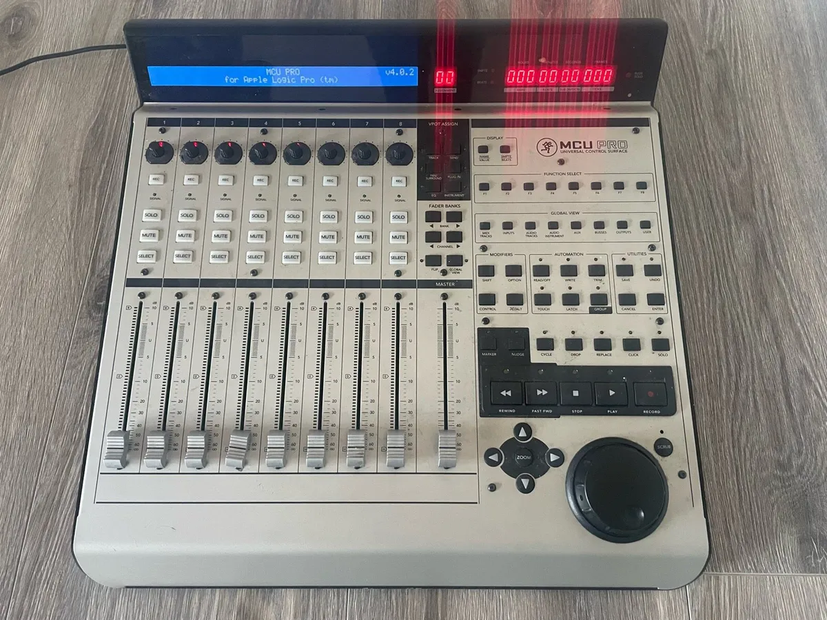 Mackie MCU PRO - Image 1