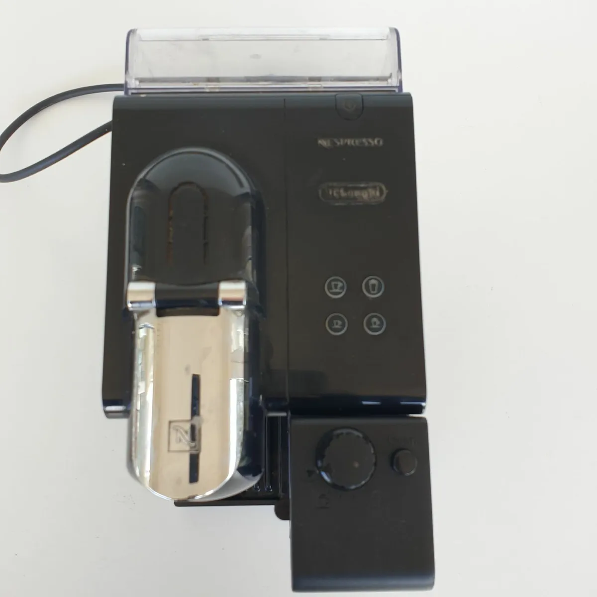 Delonghi Nespresso coffee machine working - Image 2