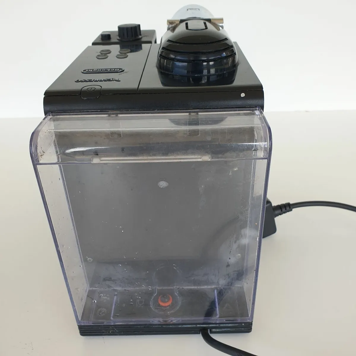 Delonghi Nespresso coffee machine working - Image 4