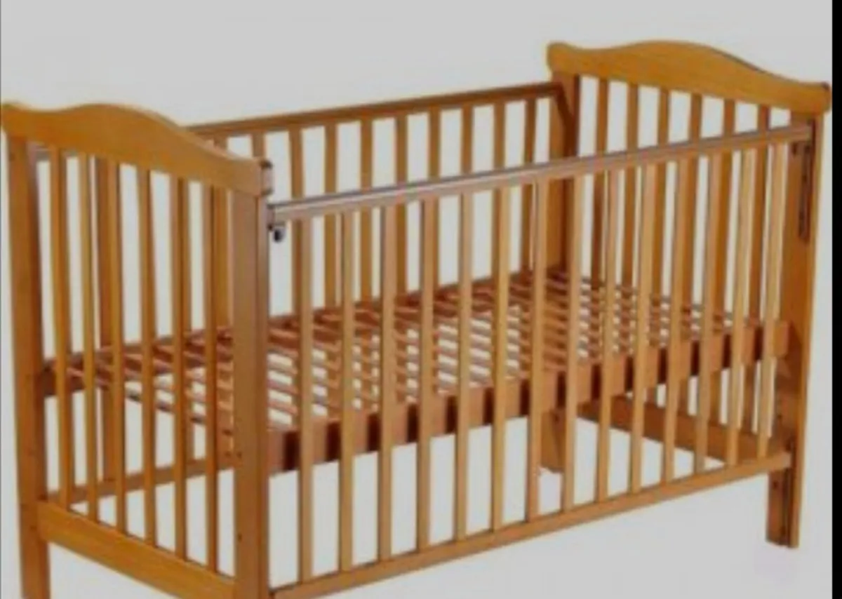 Baby elegance drop sided cot - Image 1