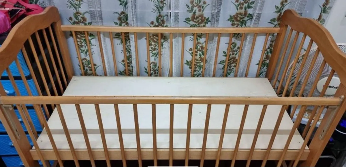 Baby elegance drop sided cot - Image 2