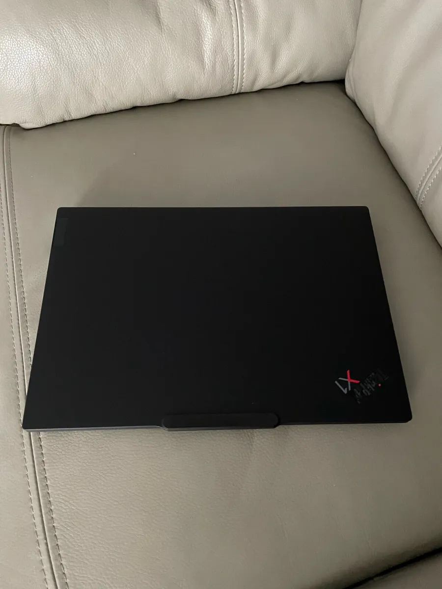 Lenovo X1 Carbon ultra 5 gen 12 - Image 1