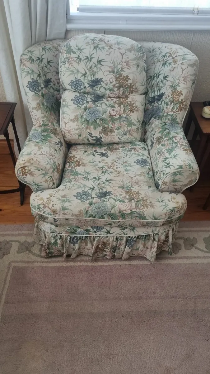 Vintage single seater arm chair