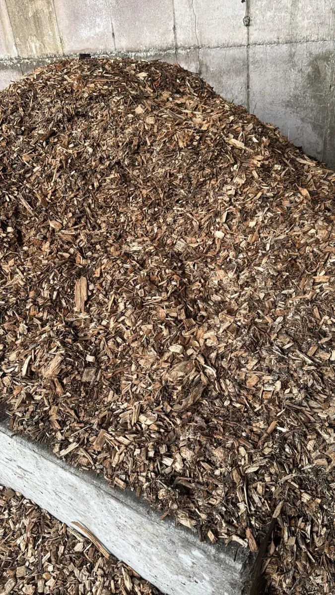 Peat moss / mulch wood chippings - Image 1