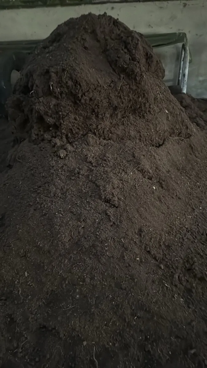 Peat moss / mulch wood chippings - Image 2