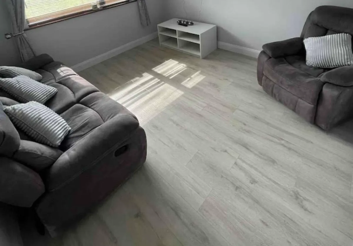 3 + 1 Seater Suite - Image 1