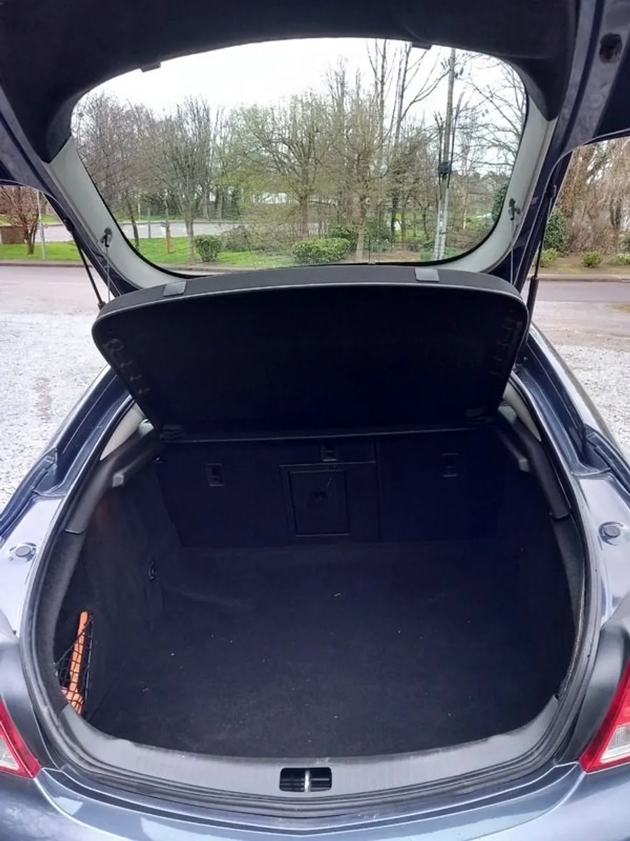 2010 Opel Insignia - Image 4