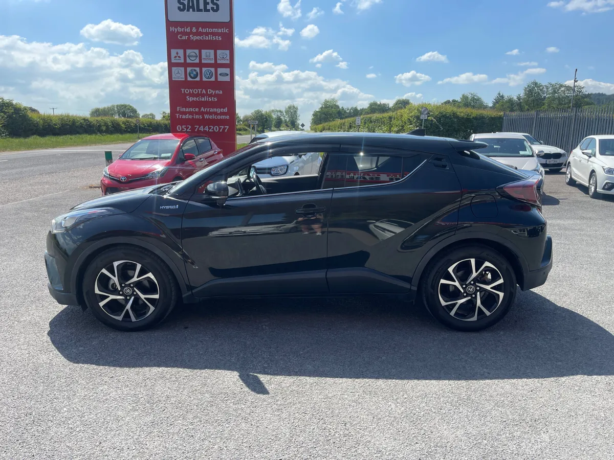 2017-2 Toyota C-HR - Image 4