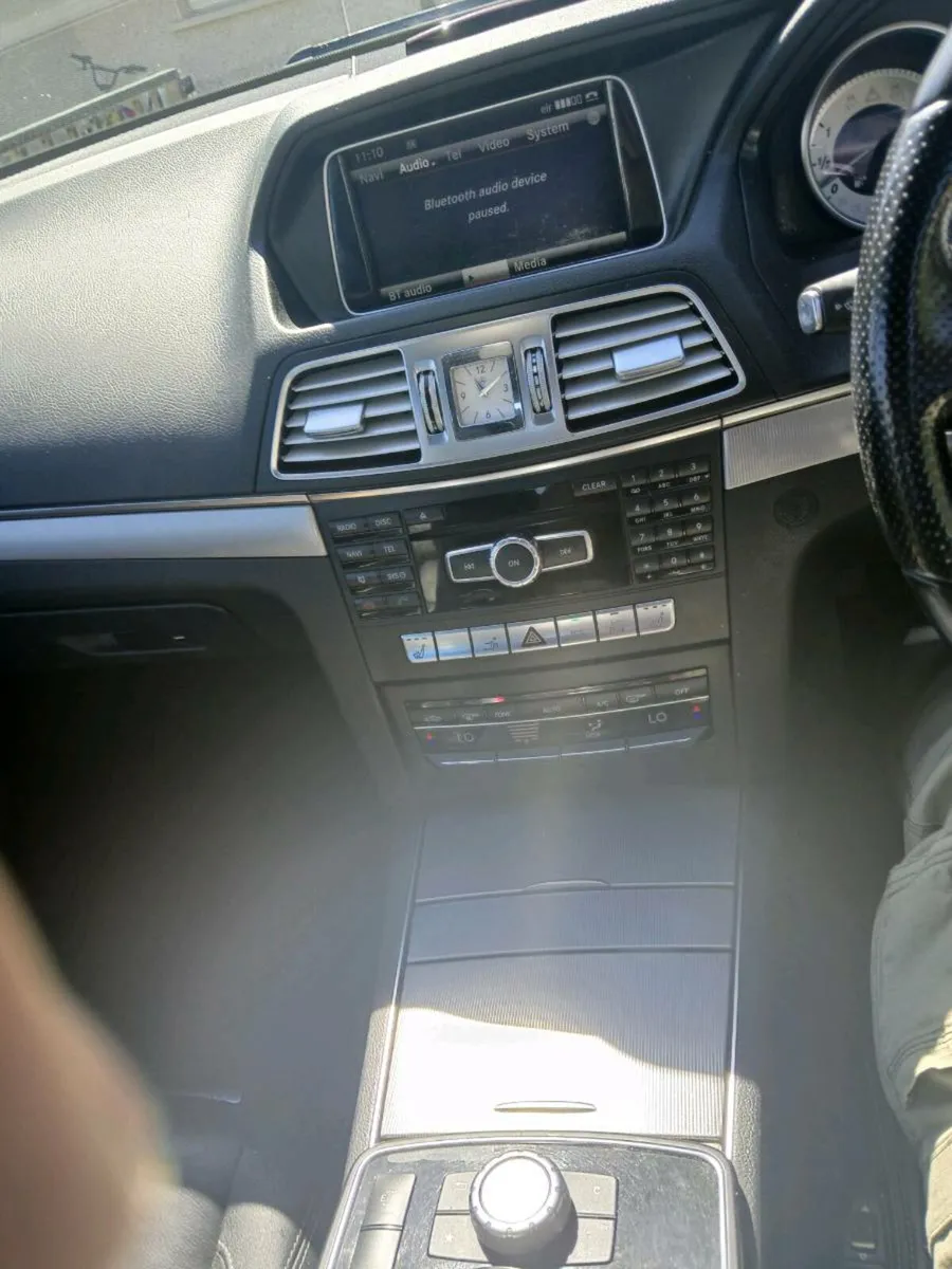Mercedes 220d - Image 3
