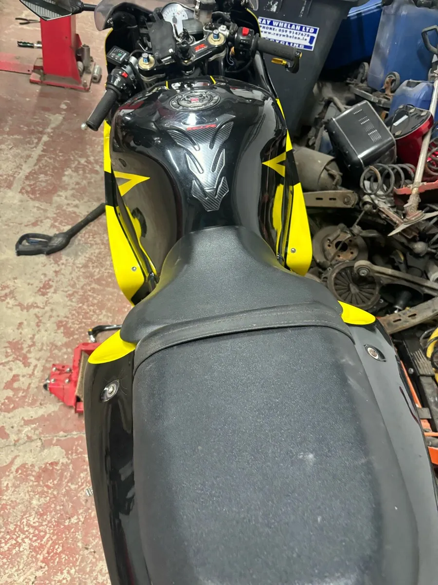 01  Suzuki gsxr 600 - Image 4