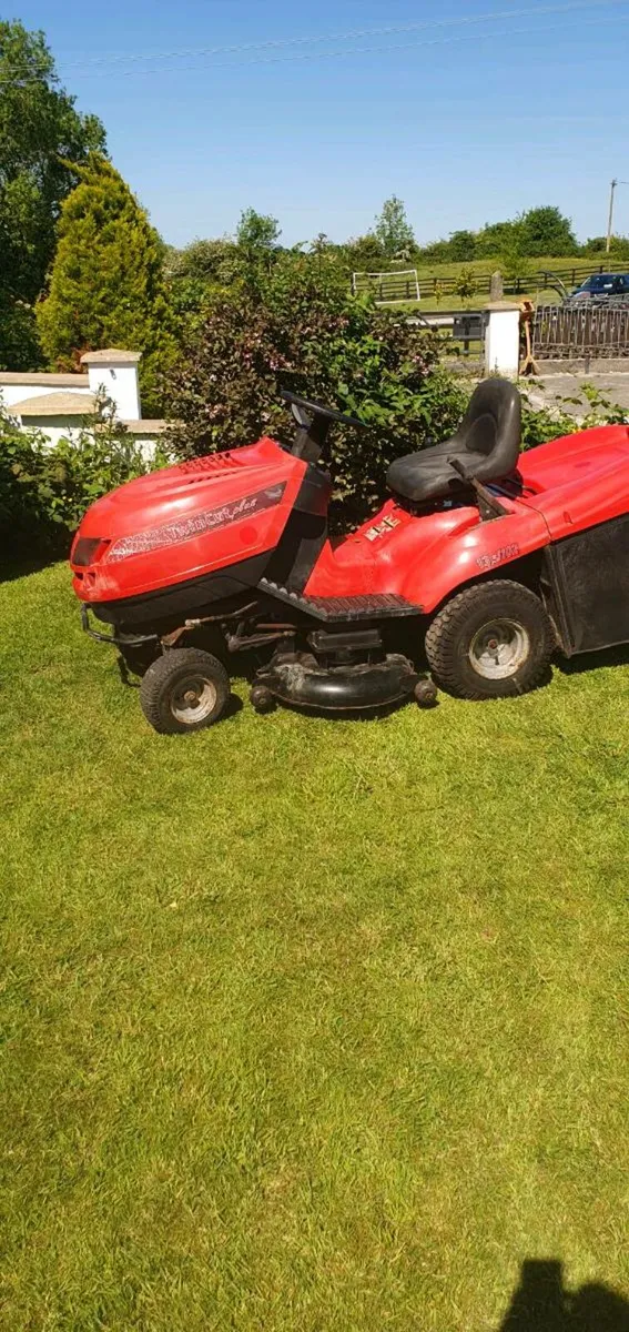 Ride On Lawnmower - Image 2