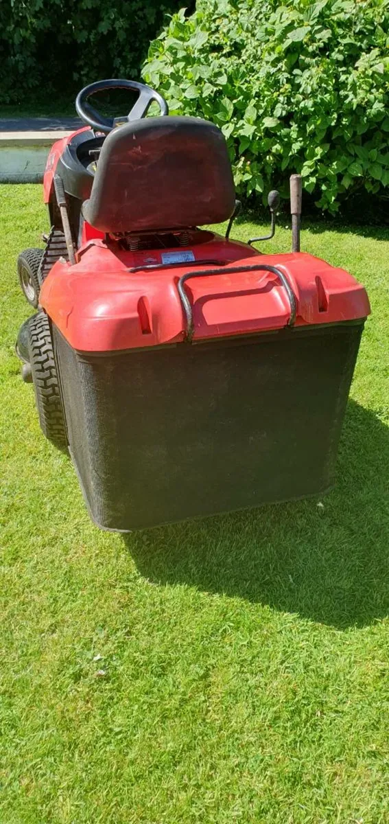 Ride On Lawnmower - Image 3