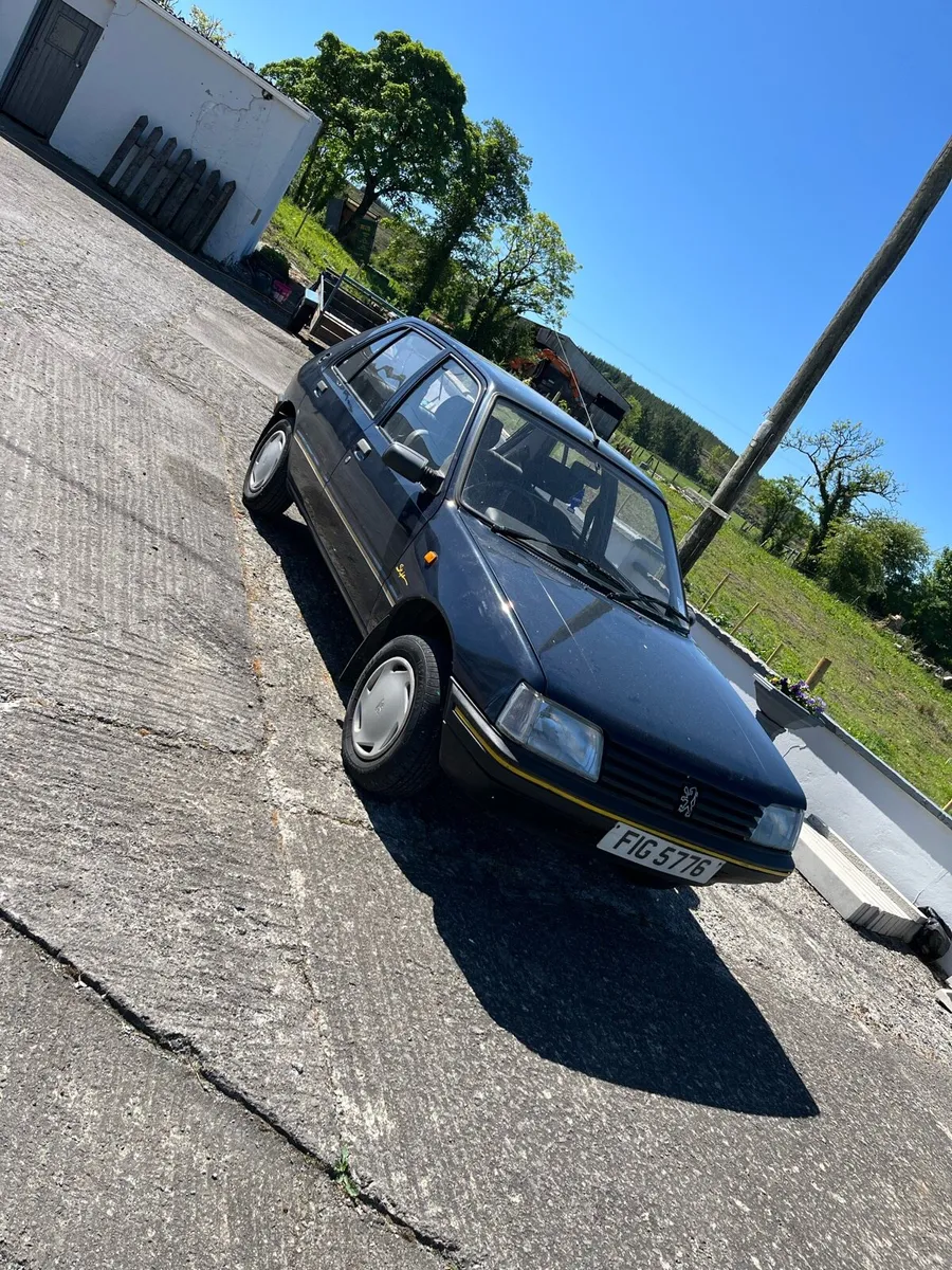Peugeot 205 - Image 1