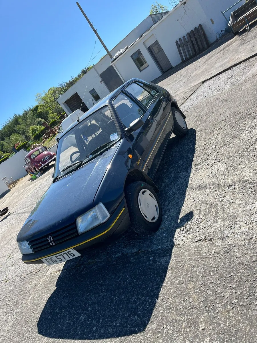 Peugeot 205 - Image 2