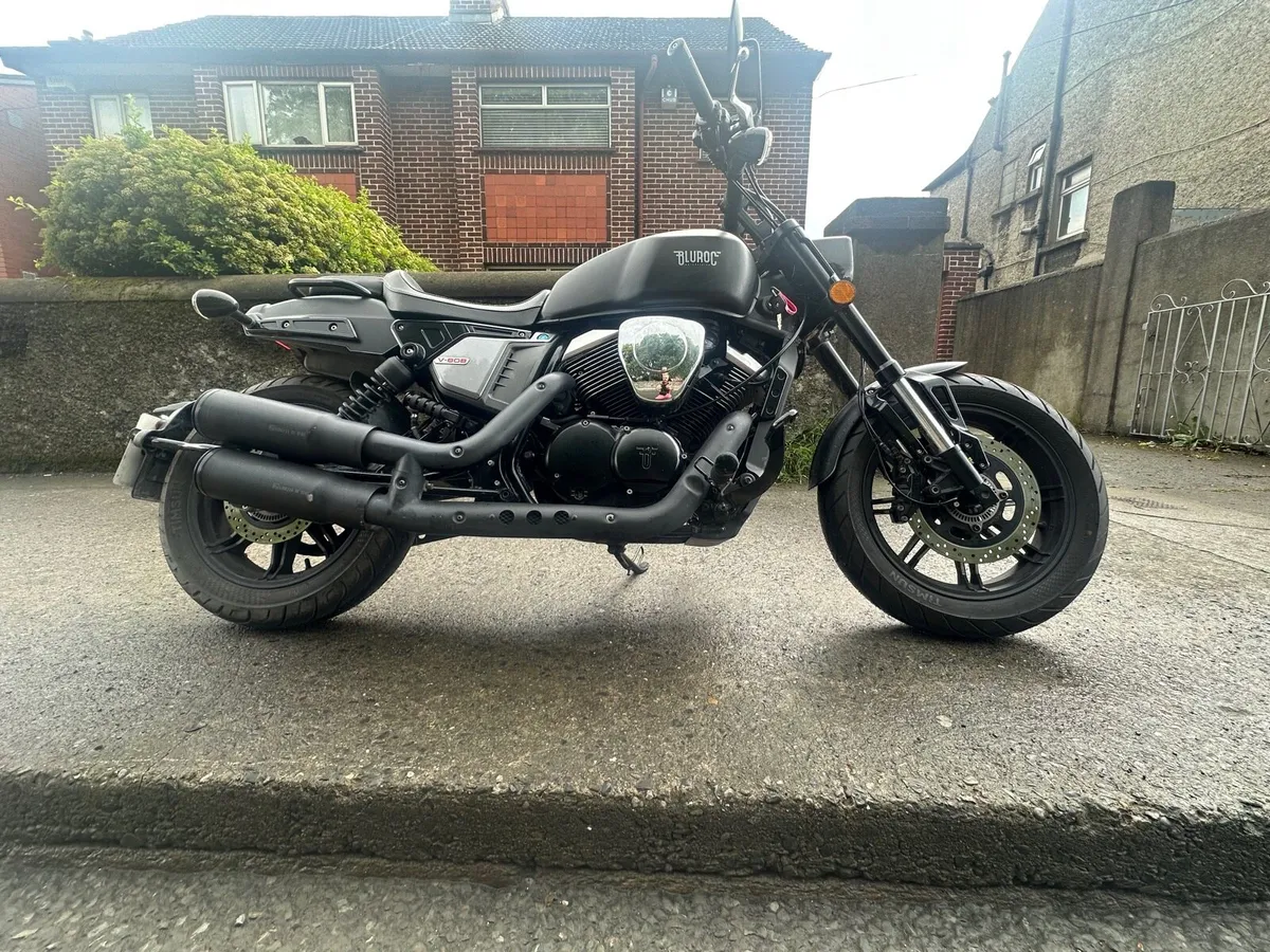 Bullit Bluroc v-bob 250 - Image 1