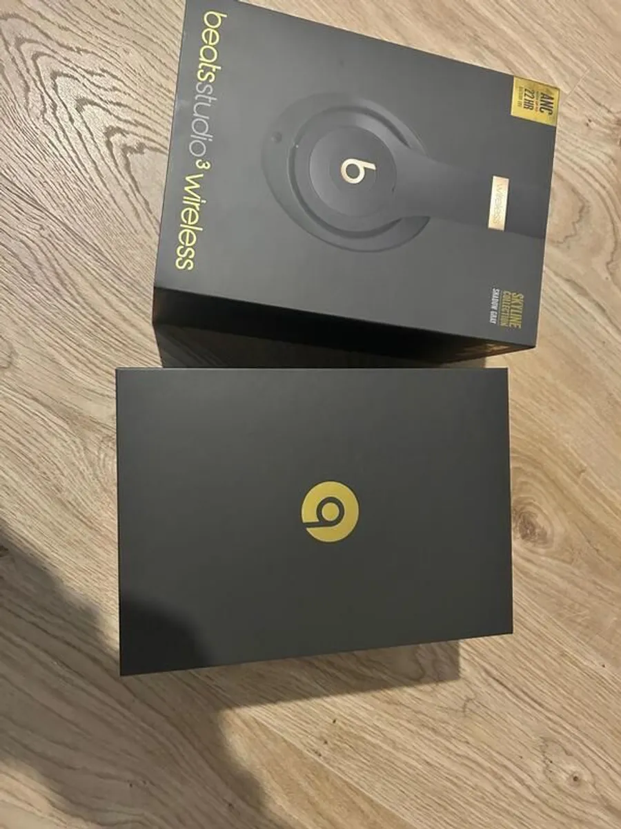 ( ONLY ONE LEFT) new beatsBeats Studio3 Wireless Shadow Grey ( ONLY ONE LEFT) - Image 2