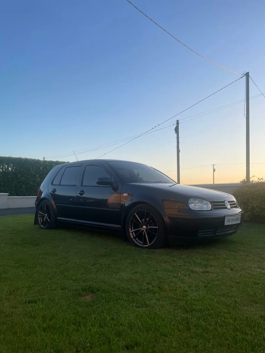Volkswagen Gold Mk4 - Image 1