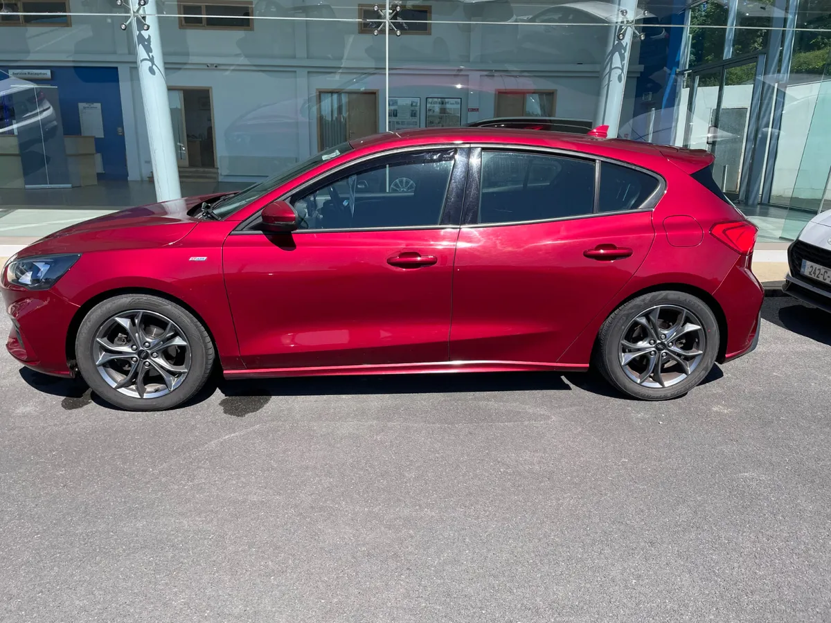Ford Focus 2020 - Image 2