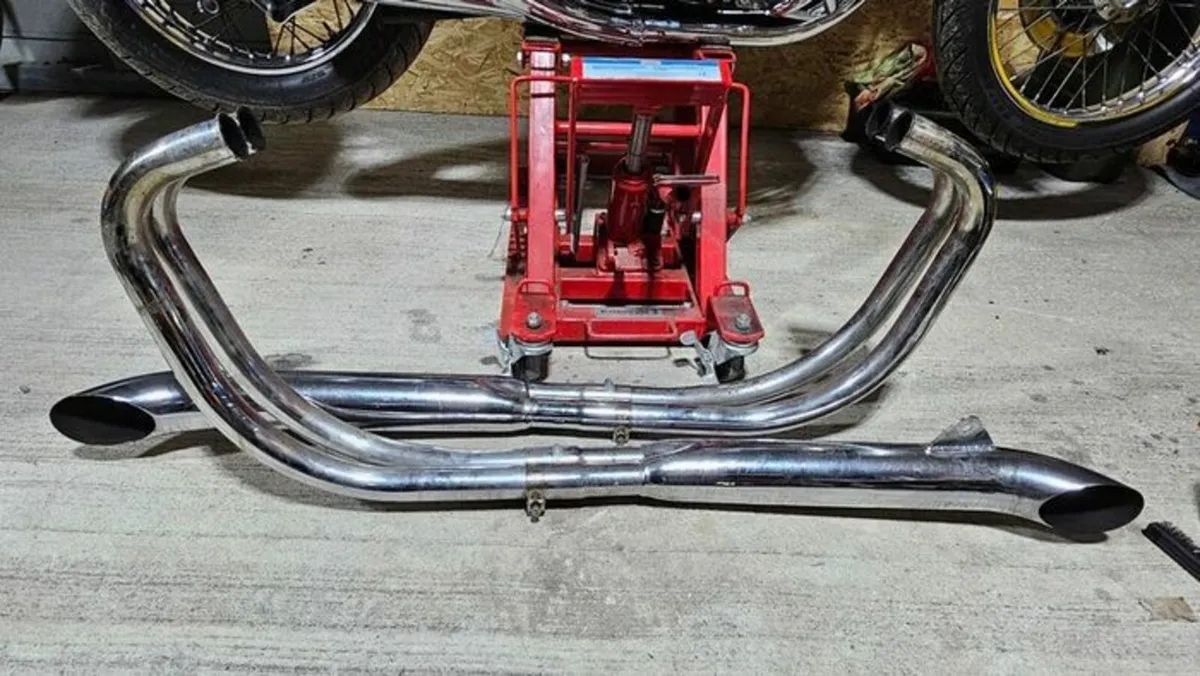 Kawasaki KZ900 Exhaust 1976 - Image 2