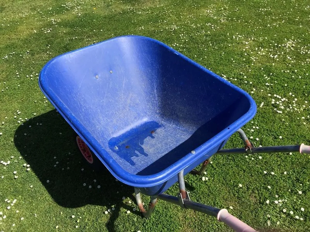 Wheelbarrow, twin wheel 200 litres - Image 4