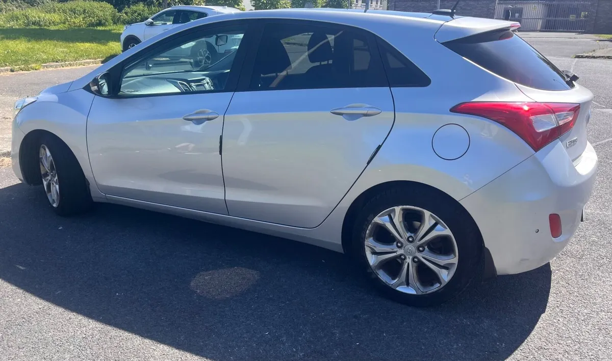 Hyundai i30 2015 - Image 2