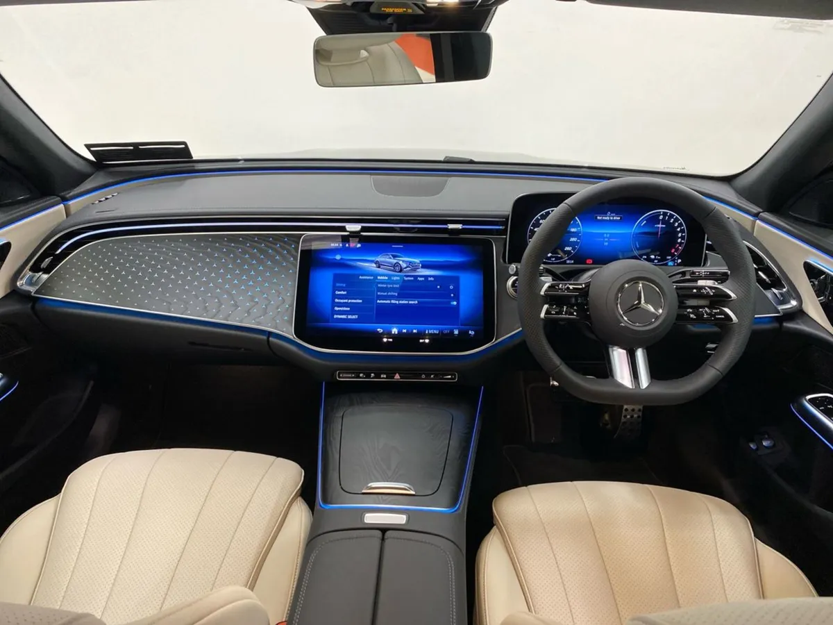 Mercedes-Benz E-Class E 300 E AMG Edition Plus - Image 4