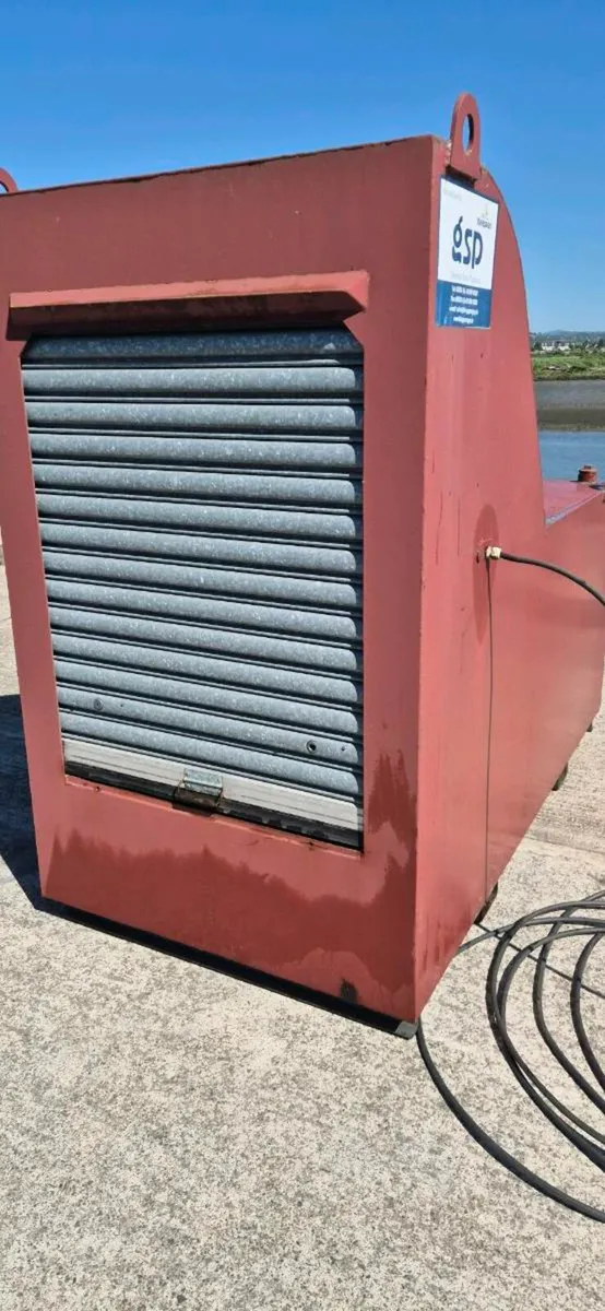 Fuel tank - Image 1