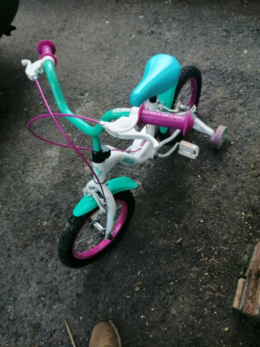 Bicycles x4 kids/ teenagers check add - Image 3
